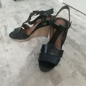 Cork wedge black leather sandle.